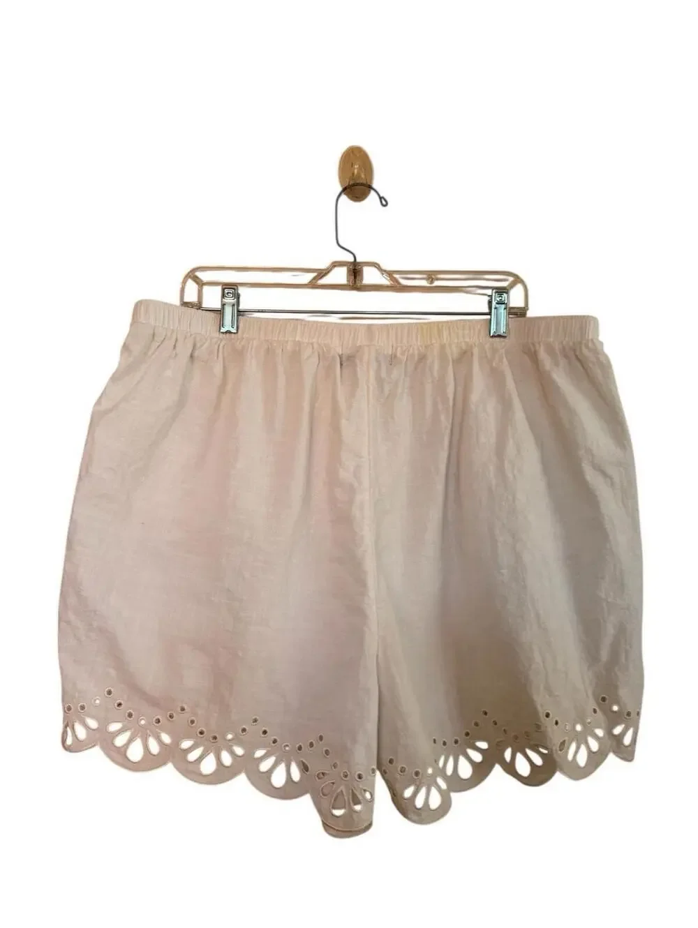Torrid Sz.2 =18/20 Embroidered Beach Cotton Short